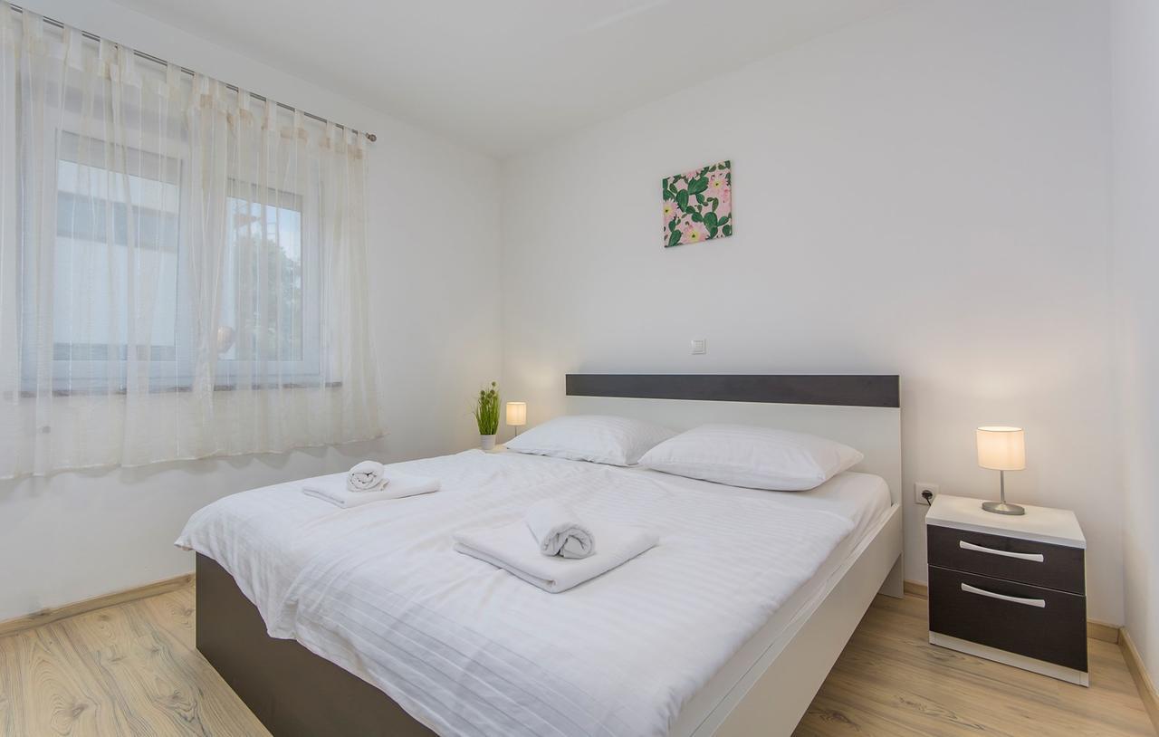 Silver Holiday House Vrvari Екстер'єр фото