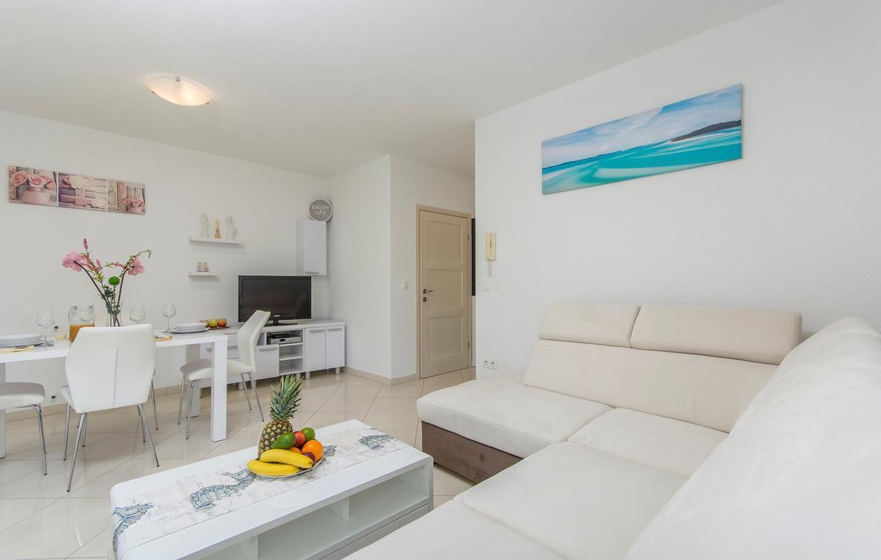 Silver Holiday House Vrvari Екстер'єр фото