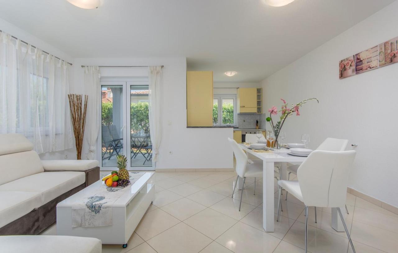 Silver Holiday House Vrvari Екстер'єр фото