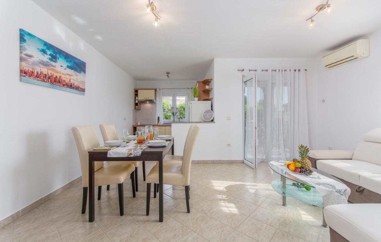 Silver Holiday House Vrvari Екстер'єр фото