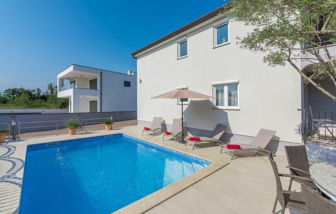 Silver Holiday House Vrvari Екстер'єр фото